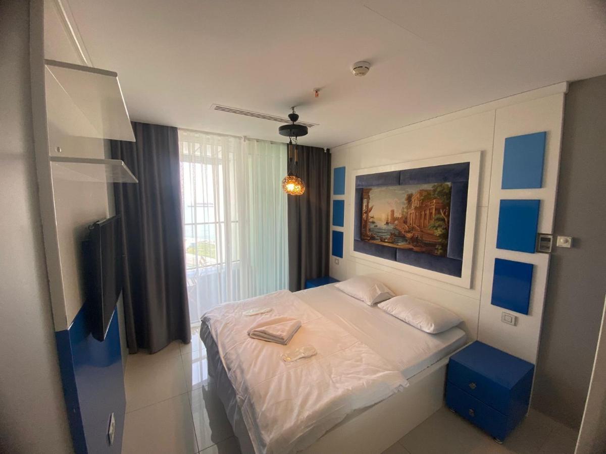 Kaplan 157 * İstanbul